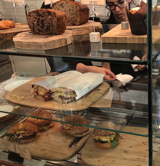 ビクトリア駅周辺のカフェ特集 ③tomtom COFFEE HOUSE みゅうロンドンブログ｜オプショナルツアー・現地ツアーの[みゅう]